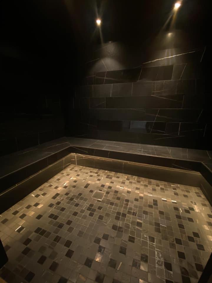 H85 Hotel Chatte Buitenkant foto